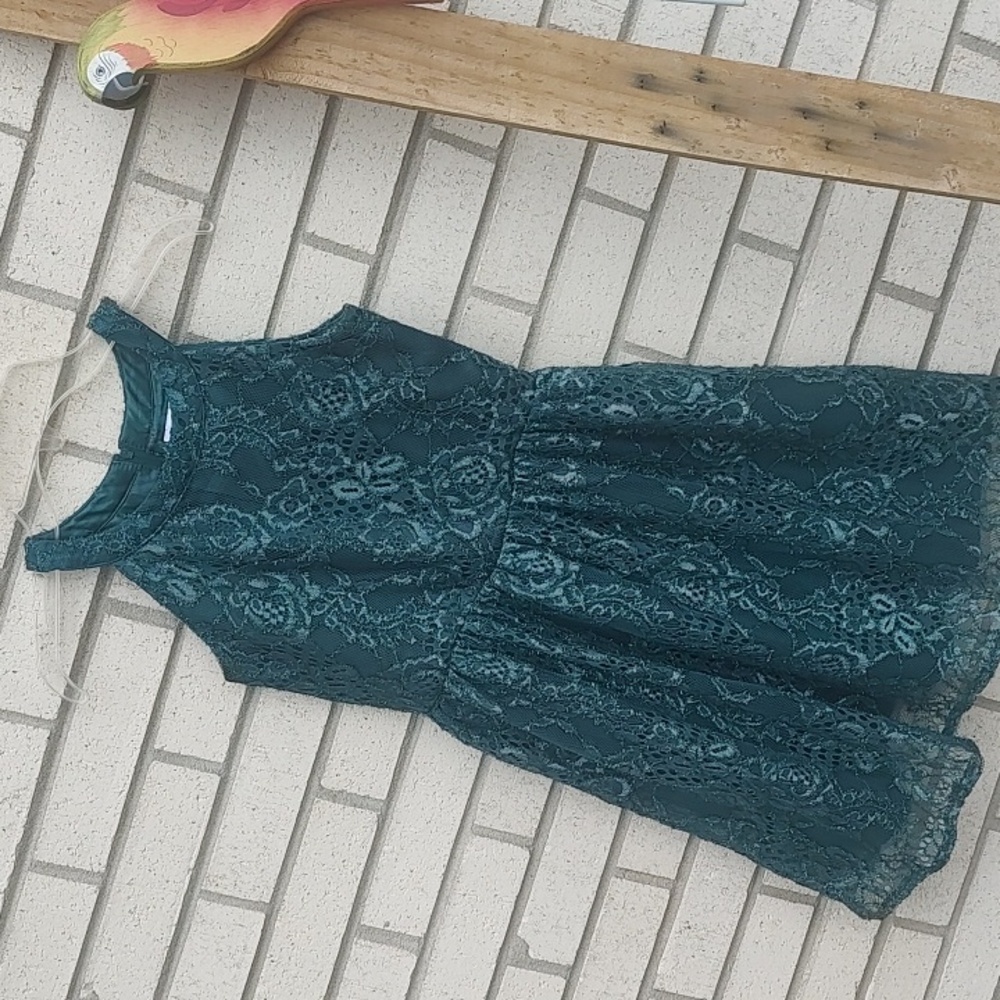 Green Dress - Picture 3 of 11